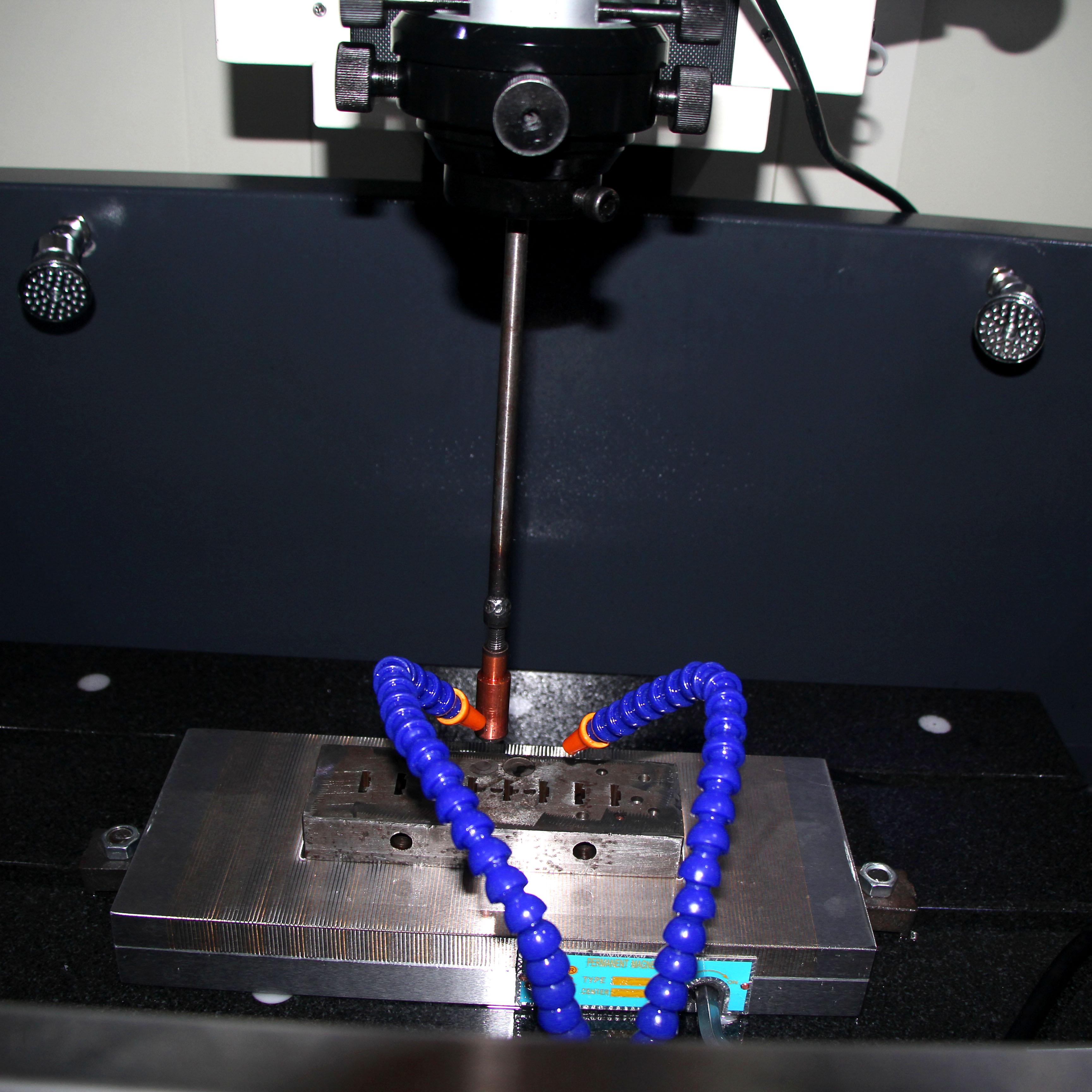 鏡面火花機 鏡面火花機