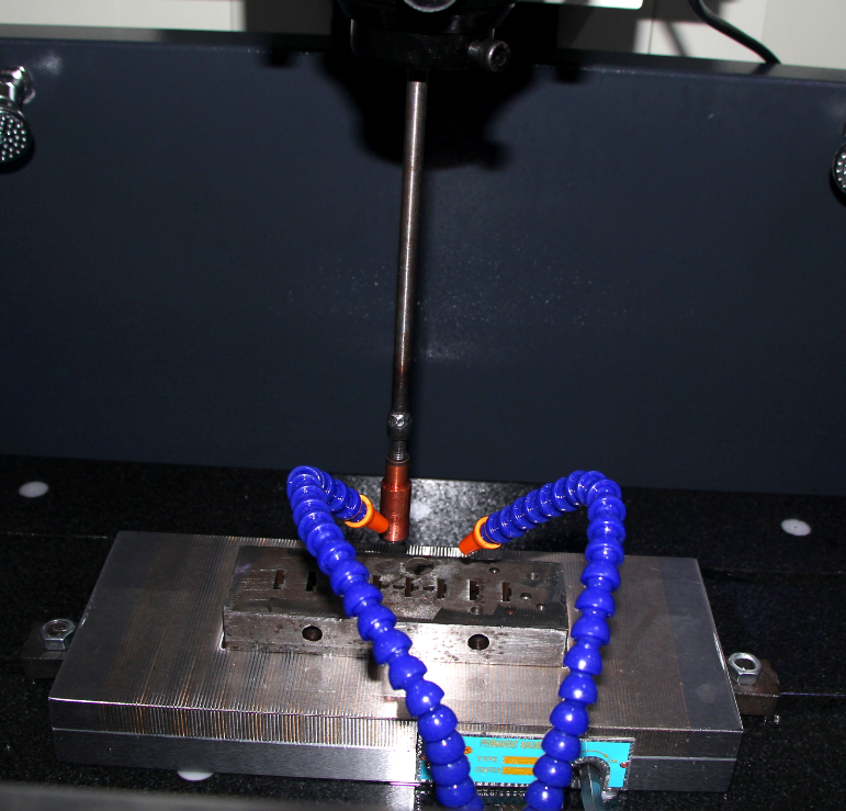 鏡面火花機-旭錦塑膠模具 鏡面火花機-旭錦塑膠模具